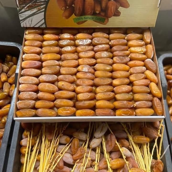 Box of Dagla Nour Algerian dates